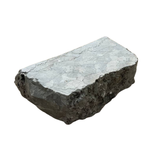 אבן תיחום מנוסרת בירזית